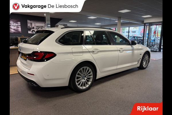 BMW 5 Serie Touring 520e Business Edition Plus / leder /camera / panorama-dak / head-up