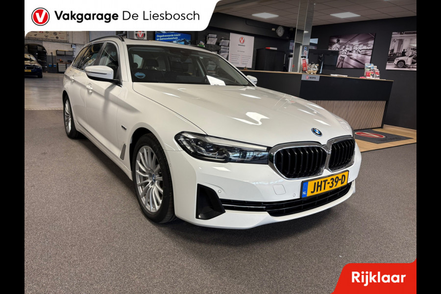 BMW 5 Serie Touring 520e Business Edition Plus / leder /camera / panorama-dak / head-up