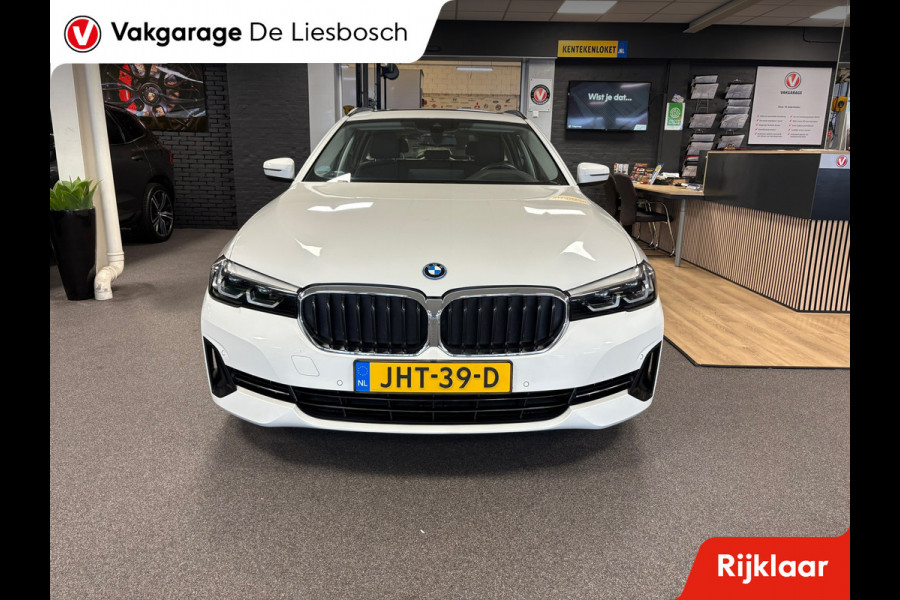 BMW 5 Serie Touring 520e Business Edition Plus / leder /camera / panorama-dak / head-up