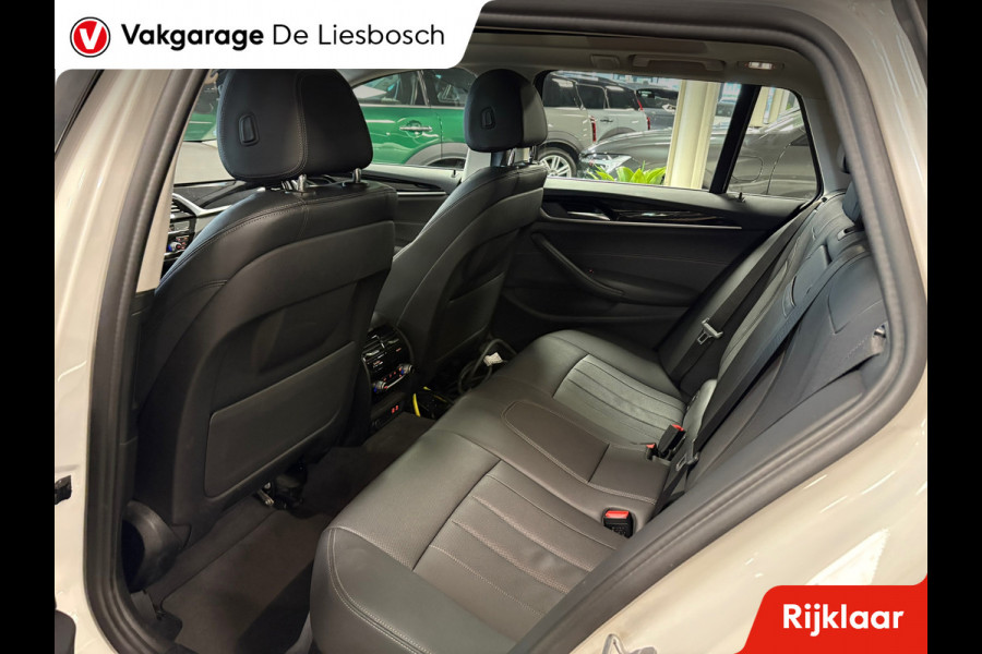 BMW 5 Serie Touring 520e Business Edition Plus / leder /camera / panorama-dak / head-up