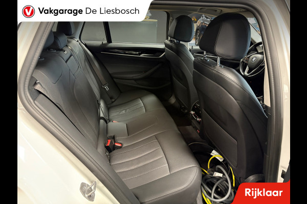 BMW 5 Serie Touring 520e Business Edition Plus / leder /camera / panorama-dak / head-up