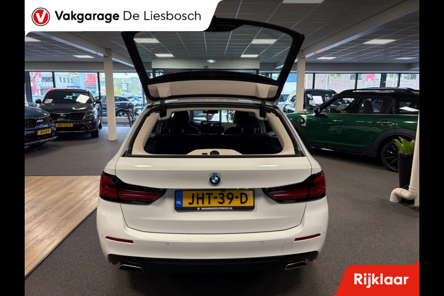 BMW 5 Serie Touring 520e Business Edition Plus / leder /camera / panorama-dak / head-up
