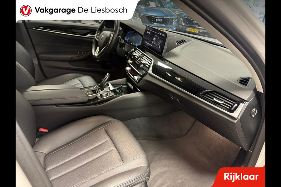 BMW 5 Serie Touring 520e Business Edition Plus / leder /camera / panorama-dak / head-up