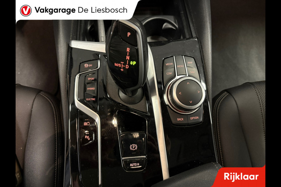 BMW 5 Serie Touring 520e Business Edition Plus / leder /camera / panorama-dak / head-up