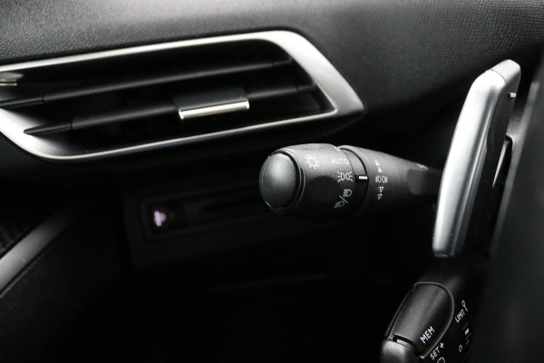 Peugeot 5008 1.2 PureTech*NAVI*CAM*HAAK*CRUISE*ECC*CARPLAY*7PER