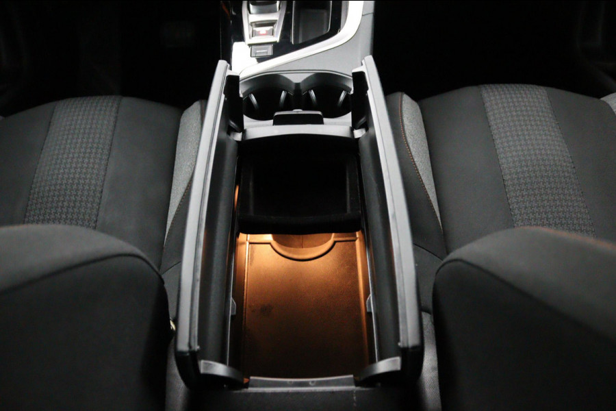 Peugeot 5008 1.2 PureTech*NAVI*CAM*HAAK*CRUISE*ECC*CARPLAY*7PER