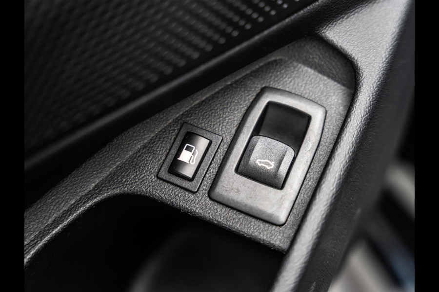 BMW 3 Serie Touring 330e |M-Pakket|Facelift|Ambient|Elek. Stoelen|Dodehoek|