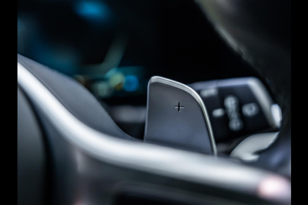 BMW 3 Serie Touring 330e |M-Pakket|Facelift|Ambient|Elek. Stoelen|Dodehoek|