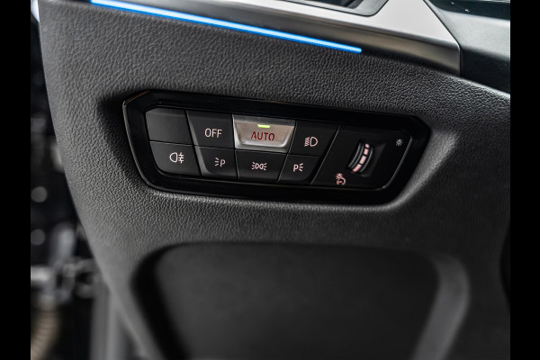 BMW 3 Serie Touring 330e |M-Pakket|Facelift|Ambient|Elek. Stoelen|Dodehoek|