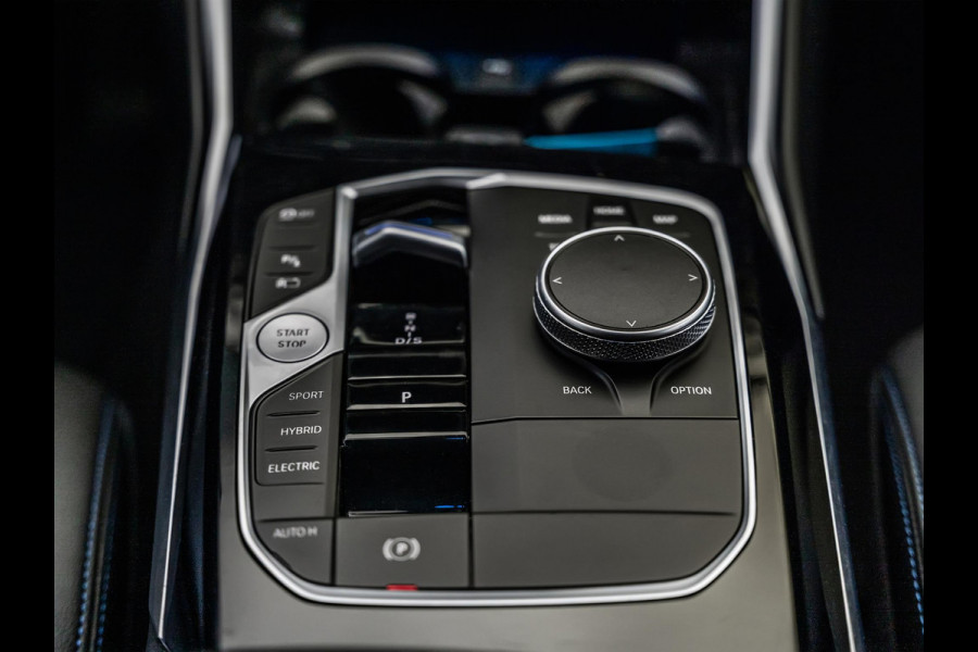 BMW 3 Serie Touring 330e |M-Pakket|Facelift|Ambient|Elek. Stoelen|Dodehoek|