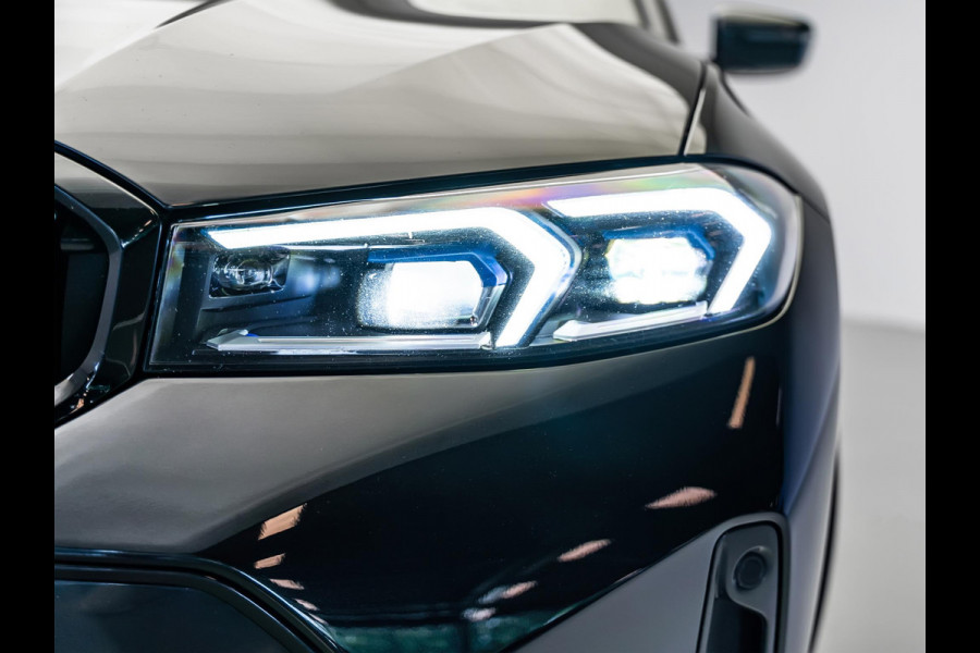 BMW 3 Serie Touring 330e |M-Pakket|Facelift|Ambient|Elek. Stoelen|Dodehoek|