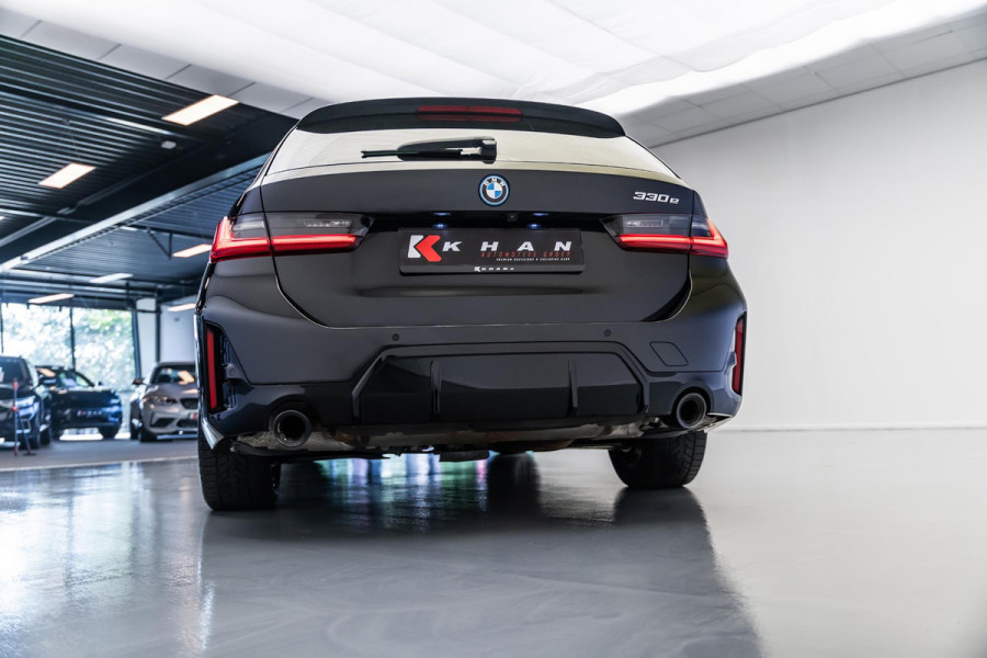 BMW 3 Serie Touring 330e |M-Pakket|Facelift|Ambient|Elek. Stoelen|Dodehoek|