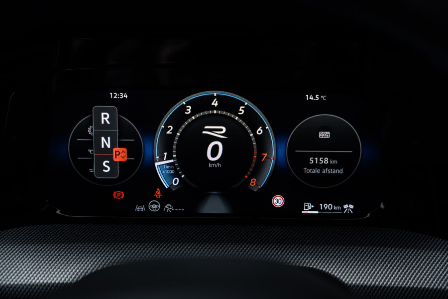 Volkswagen Golf 8.5 R 2.0 TSI 4Motion - R Performance Pack | Akrapovic | Panorama | H&K | Elek. Trekhaak