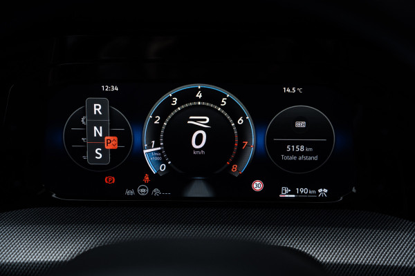 Volkswagen Golf 8.5 R 2.0 TSI 4Motion - R Performance Pack | Akrapovic | Panorama | H&K | Elek. Trekhaak
