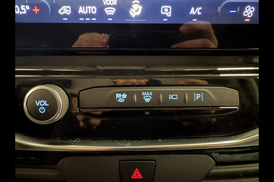 Ford Transit 330 2.0 TDCI Automaat L3H2 Trend Airco Navi Trekhaak Cruise Control Camera Side bars Ford Transit 330 2.0 TDCI Automaat L3H2 Trend Airco Navi Trekhaak Cruise Control Camera Side bars