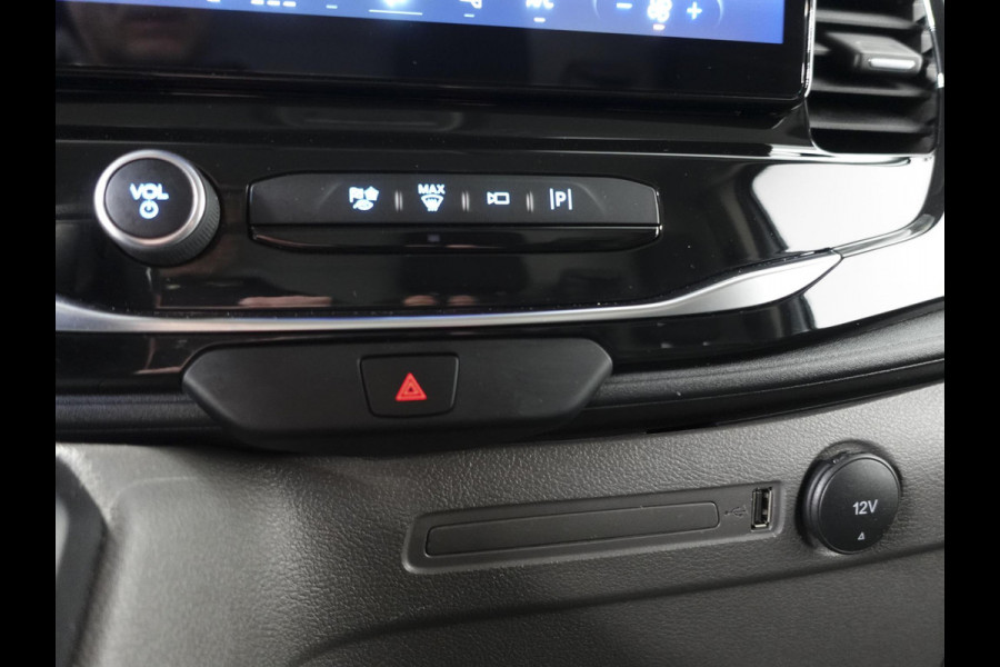 Ford Transit 330 2.0 TDCI Automaat L3H2 Trend Airco Navi Trekhaak Cruise Control Camera Side bars Ford Transit 330 2.0 TDCI Automaat L3H2 Trend Airco Navi Trekhaak Cruise Control Camera Side bars