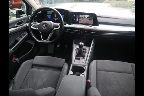 Volkswagen Golf 1.5 TSI Life Business / LED