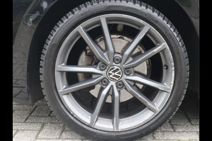 Volkswagen Golf 1.5 TSI Life Business / LED