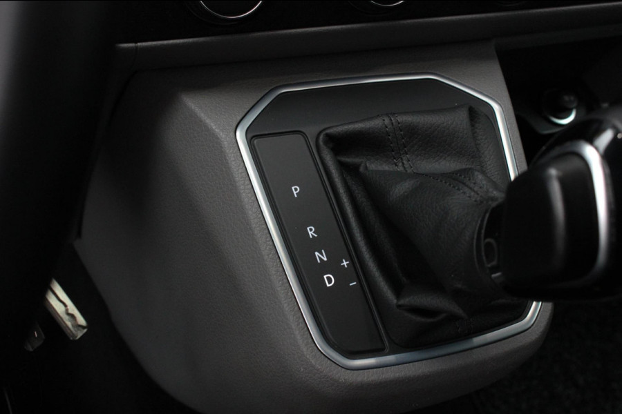 Volkswagen Transporter 2.0 TDI L2H1 150PK JB-EDITION DSG / PDC / VERLAGINGSVEREN / LEDEREN BEKLEDING / FULL / APPLE CARPLAY / NAVI