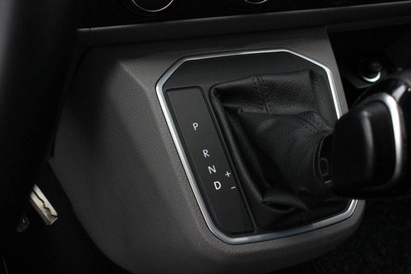 Volkswagen Transporter 2.0 TDI L2H1 150PK JB-EDITION DSG / PDC / VERLAGINGSVEREN / LEDEREN BEKLEDING / FULL / APPLE CARPLAY / NAVI