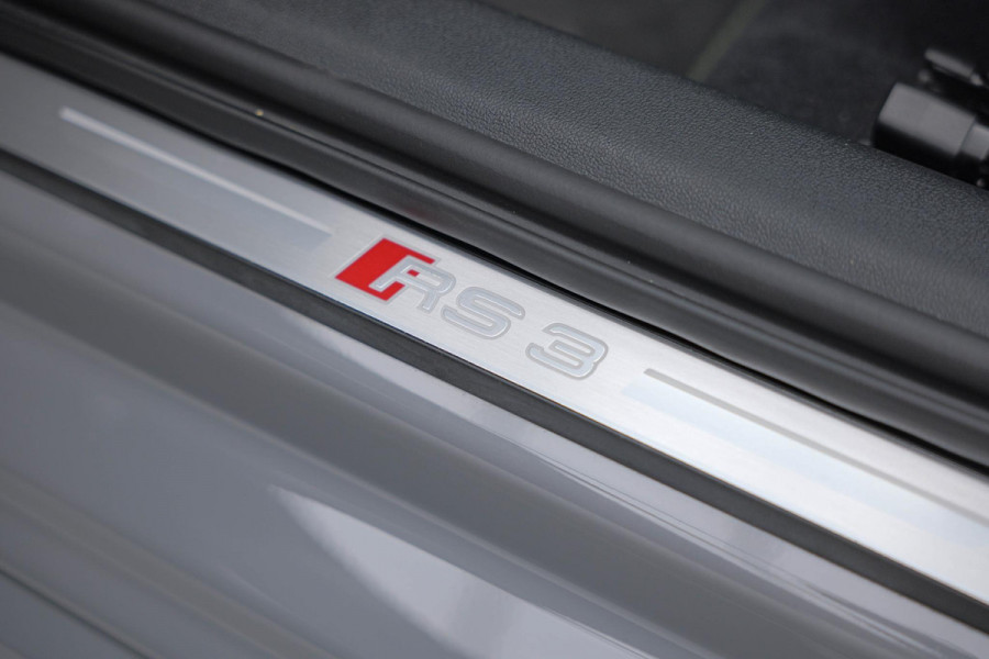 Audi RS3 Sportback 2.5 TFSI Quattro |Pano|Massage|Ceramic|Carbon|Memory|VOLL|