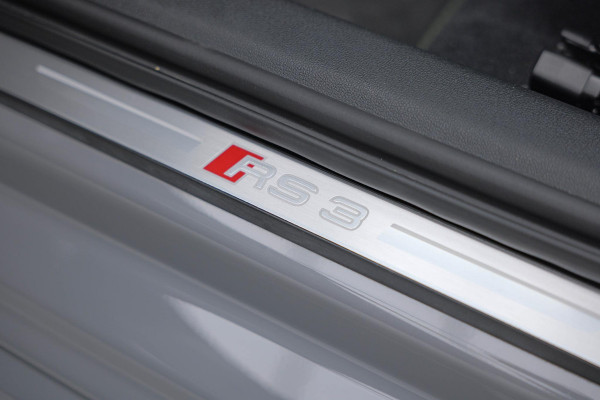 Audi RS3 Sportback 2.5 TFSI Quattro |Pano|Massage|Ceramic|Carbon|Memory|VOLL|