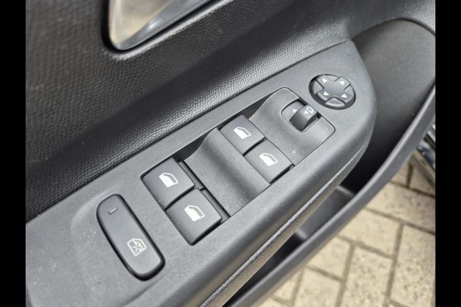 Opel Corsa 1.2 GS Line | automaat | 130PK | stoelverwarming Opel Corsa 1.2 GS Line | automaat | 130PK | stoelverwarming