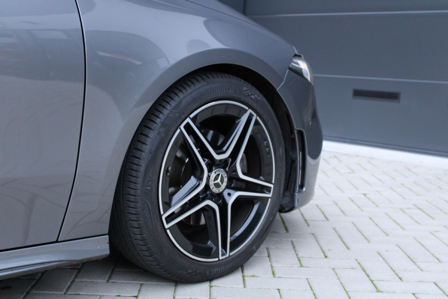 Mercedes-Benz A-Klasse 200 Business Solution AMG | PANO | MEMORY | CAMERA | ACC | SFEER | CARPLAY |