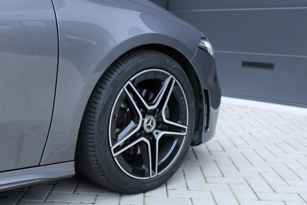 Mercedes-Benz A-Klasse 200 Business Solution AMG | PANO | MEMORY | CAMERA | ACC | SFEER | CARPLAY |