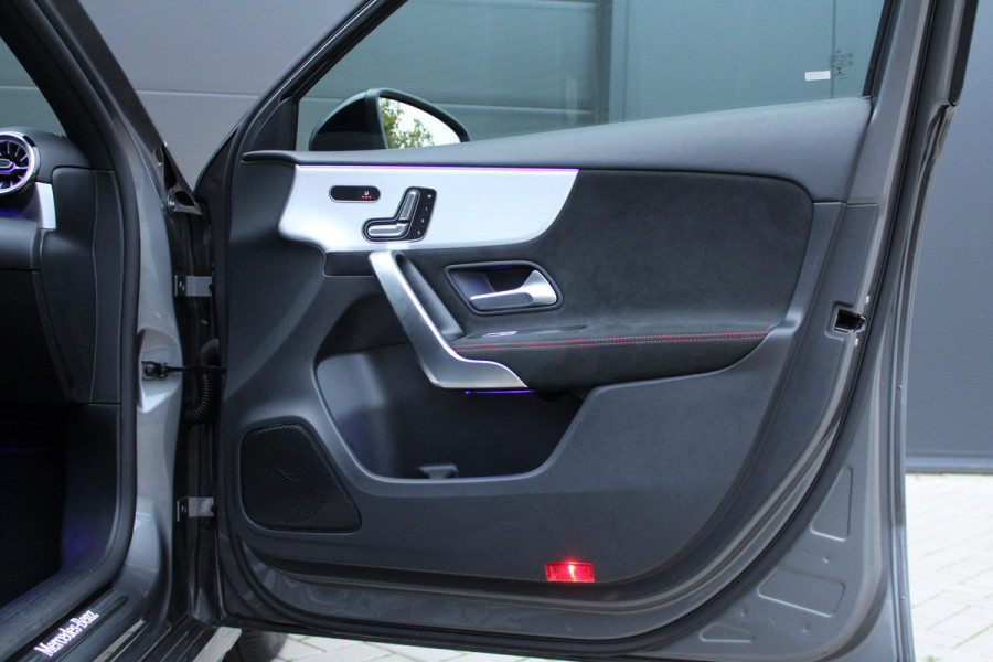 Mercedes-Benz A-Klasse 200 Business Solution AMG | PANO | MEMORY | CAMERA | ACC | SFEER | CARPLAY |