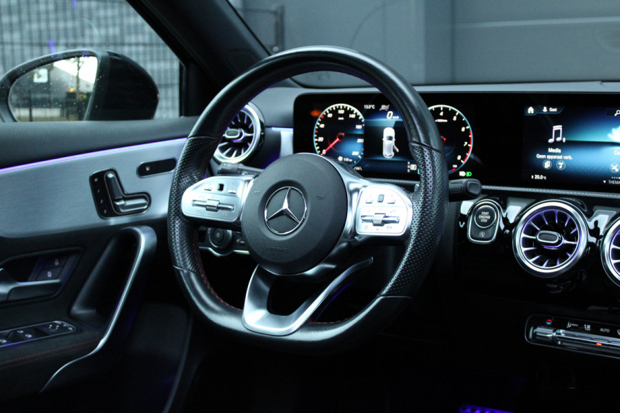 Mercedes-Benz A-Klasse 200 Business Solution AMG | PANO | MEMORY | CAMERA | ACC | SFEER | CARPLAY |
