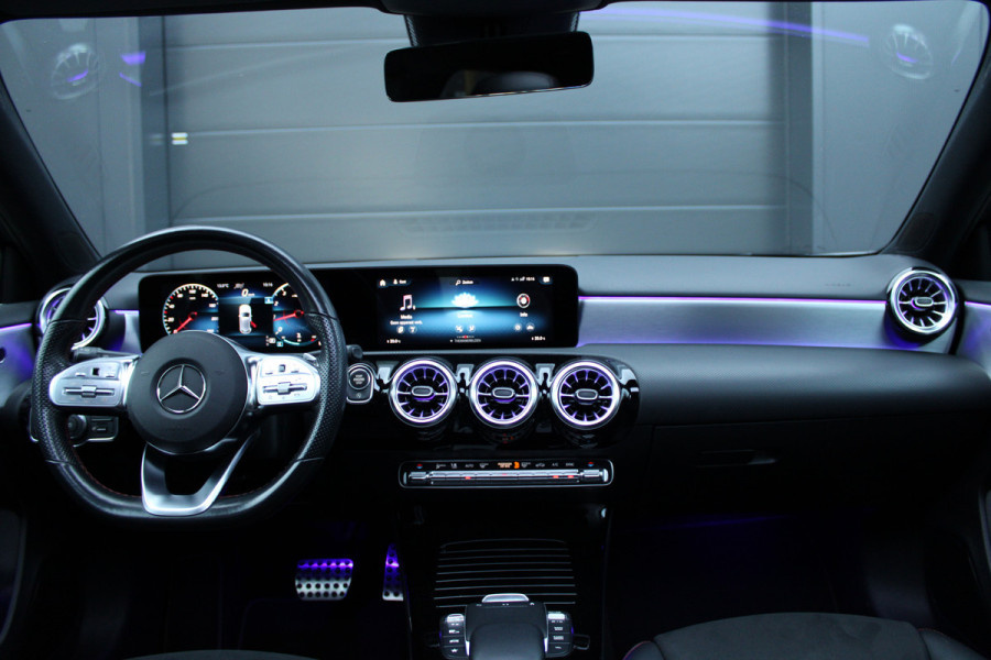 Mercedes-Benz A-Klasse 200 Business Solution AMG | PANO | MEMORY | CAMERA | ACC | SFEER | CARPLAY |