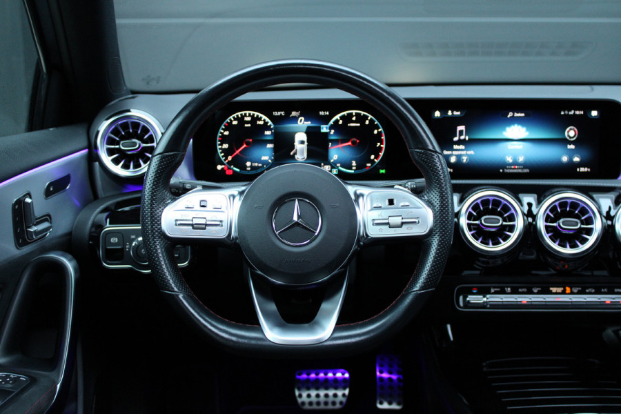 Mercedes-Benz A-Klasse 200 Business Solution AMG | PANO | MEMORY | CAMERA | ACC | SFEER | CARPLAY |