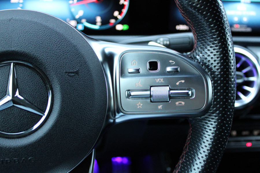 Mercedes-Benz A-Klasse 200 Business Solution AMG | PANO | MEMORY | CAMERA | ACC | SFEER | CARPLAY |