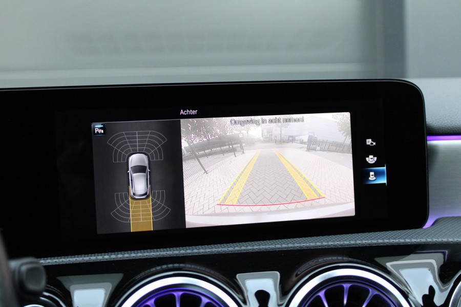 Mercedes-Benz A-Klasse 200 Business Solution AMG | PANO | MEMORY | CAMERA | ACC | SFEER | CARPLAY |