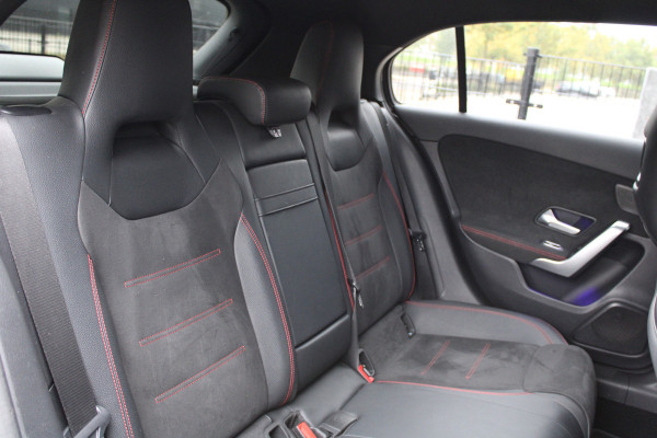 Mercedes-Benz A-Klasse 200 Business Solution AMG | PANO | MEMORY | CAMERA | ACC | SFEER | CARPLAY |