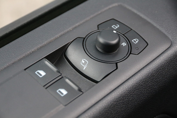 Ford Transit Custom 2.0 TDCI 136 | KAR-edition | LED | Camera | Navi | Clima..