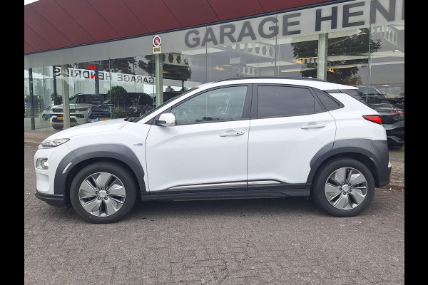 Hyundai Kona EV Premium 64 kWh | Leder | LED | Adaptive CC | Camera | (occasion)