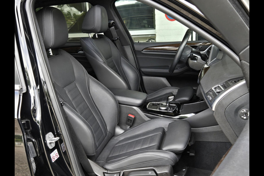 BMW X3 xDrive30e LCI | SPORTSTOELEN | LEDER | PANORAMADAK | CAMERA | TREKHAAK |