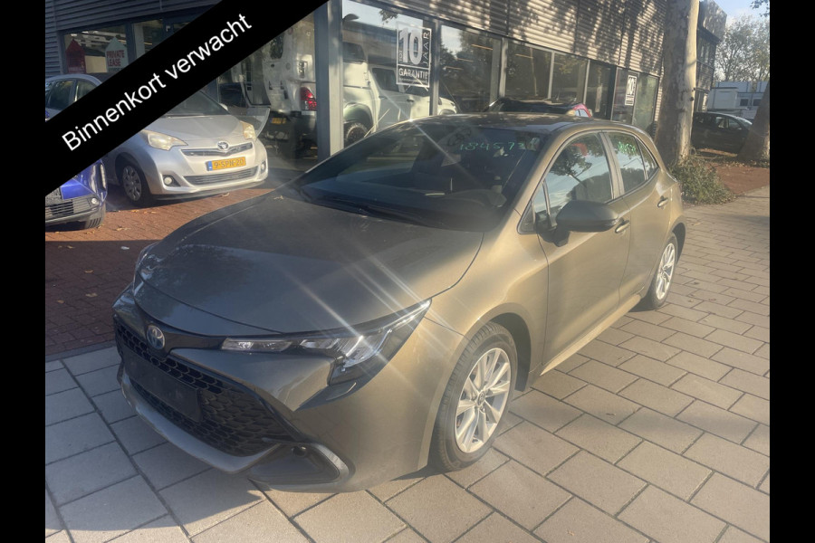 Toyota Corolla Hybrid 140 Business | Stuur-/& Stoelverwarming | Apple Carplay & AndriodAUTO | Navigatie