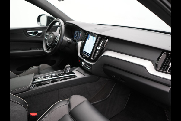 Volvo XC60 T8 Twin Engine AWD R-Design Plug In Hybrid 391pk Dealer O.H PHEV | Panodak | Camera | Apple Carplay | Lederen Sportstoelen Memory & Verwarmd | Sporstuur | Keyless | Navigatie | Virtual | DAB |