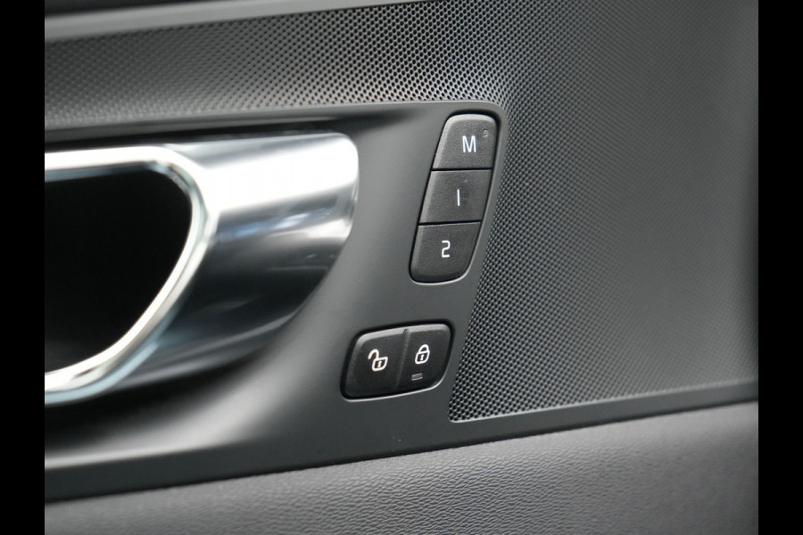 Volvo XC60 T8 Twin Engine AWD R-Design Plug In Hybrid 391pk Dealer O.H PHEV | Panodak | Camera | Apple Carplay | Lederen Sportstoelen Memory & Verwarmd | Sporstuur | Keyless | Navigatie | Virtual | DAB |