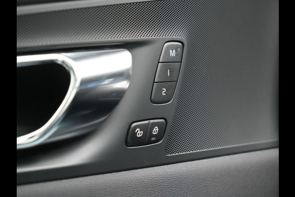 Volvo XC60 T8 Twin Engine AWD R-Design Plug In Hybrid 391pk Dealer O.H PHEV | Panodak | Camera | Apple Carplay | Lederen Sportstoelen Memory & Verwarmd | Sporstuur | Keyless | Navigatie | Virtual | DAB |