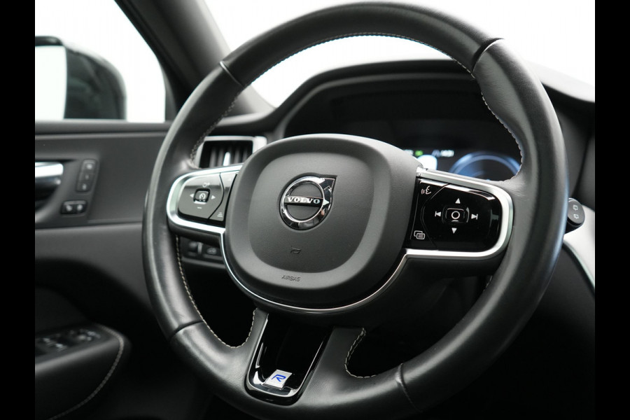 Volvo XC60 T8 Twin Engine AWD R-Design Plug In Hybrid 391pk Dealer O.H PHEV | Panodak | Camera | Apple Carplay | Lederen Sportstoelen Memory & Verwarmd | Sporstuur | Keyless | Navigatie | Virtual | DAB |