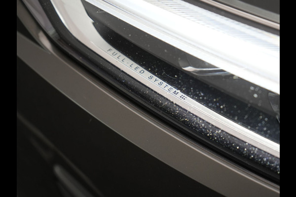 Volvo XC60 T8 Twin Engine AWD R-Design Plug In Hybrid 391pk Dealer O.H PHEV | Panodak | Camera | Apple Carplay | Lederen Sportstoelen Memory & Verwarmd | Sporstuur | Keyless | Navigatie | Virtual | DAB |