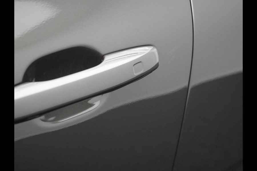 Volvo XC60 T8 Twin Engine AWD R-Design Plug In Hybrid 391pk Dealer O.H PHEV | Panodak | Camera | Apple Carplay | Lederen Sportstoelen Memory & Verwarmd | Sporstuur | Keyless | Navigatie | Virtual | DAB |