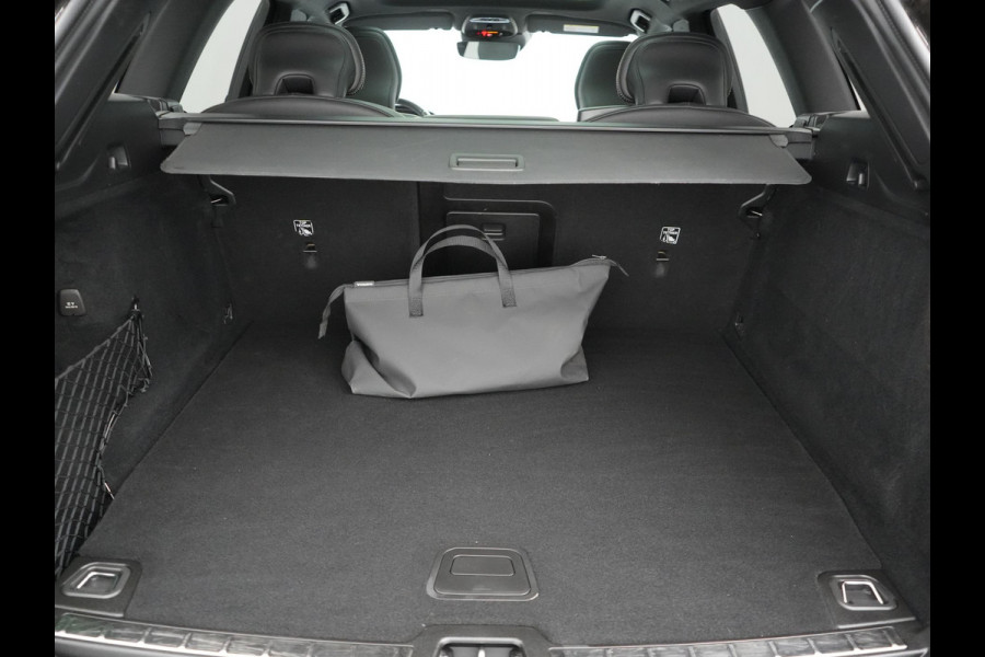 Volvo XC60 T8 Twin Engine AWD R-Design Plug In Hybrid 391pk Dealer O.H PHEV | Panodak | Camera | Apple Carplay | Lederen Sportstoelen Memory & Verwarmd | Sporstuur | Keyless | Navigatie | Virtual | DAB |