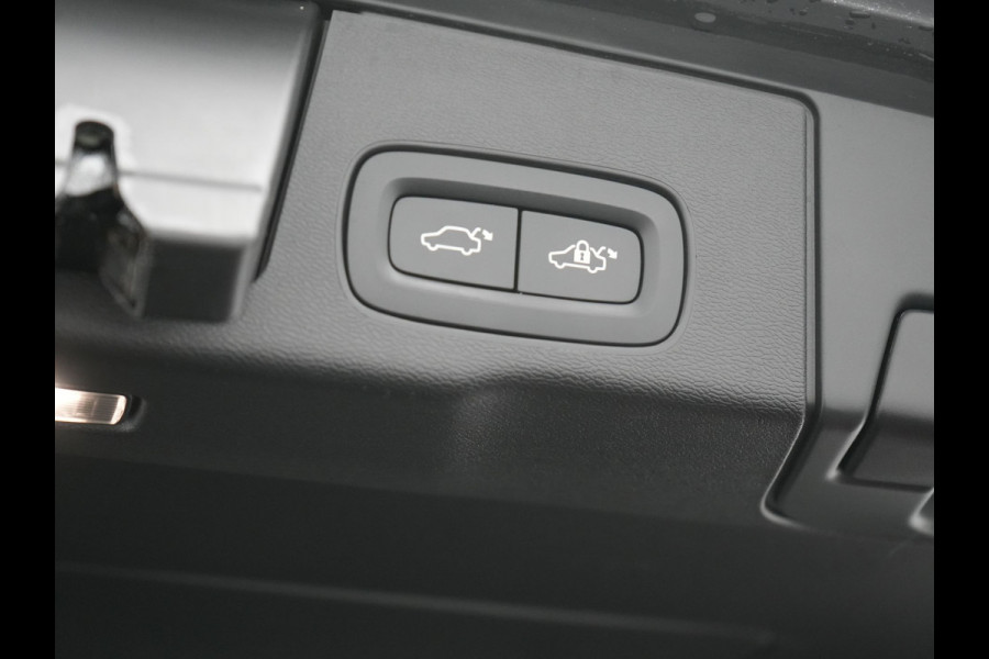 Volvo XC60 T8 Twin Engine AWD R-Design Plug In Hybrid 391pk Dealer O.H PHEV | Panodak | Camera | Apple Carplay | Lederen Sportstoelen Memory & Verwarmd | Sporstuur | Keyless | Navigatie | Virtual | DAB |