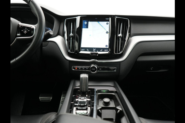 Volvo XC60 T8 Twin Engine AWD R-Design Plug In Hybrid 391pk Dealer O.H PHEV | Panodak | Camera | Apple Carplay | Lederen Sportstoelen Memory & Verwarmd | Sporstuur | Keyless | Navigatie | Virtual | DAB |
