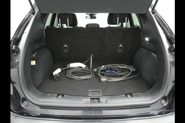 Ford Kuga 2.5 Titanium Plug In Hybrid 225pk Dealer O.H. PHEV | Trekhaak Af Fabriek | Adaptive Cruise | Blis | Sportstoelen Vewarmd | Pilot Assist | Apple Carplay | Camera | Lane Assist | Navigatie | Virtual | DAB |